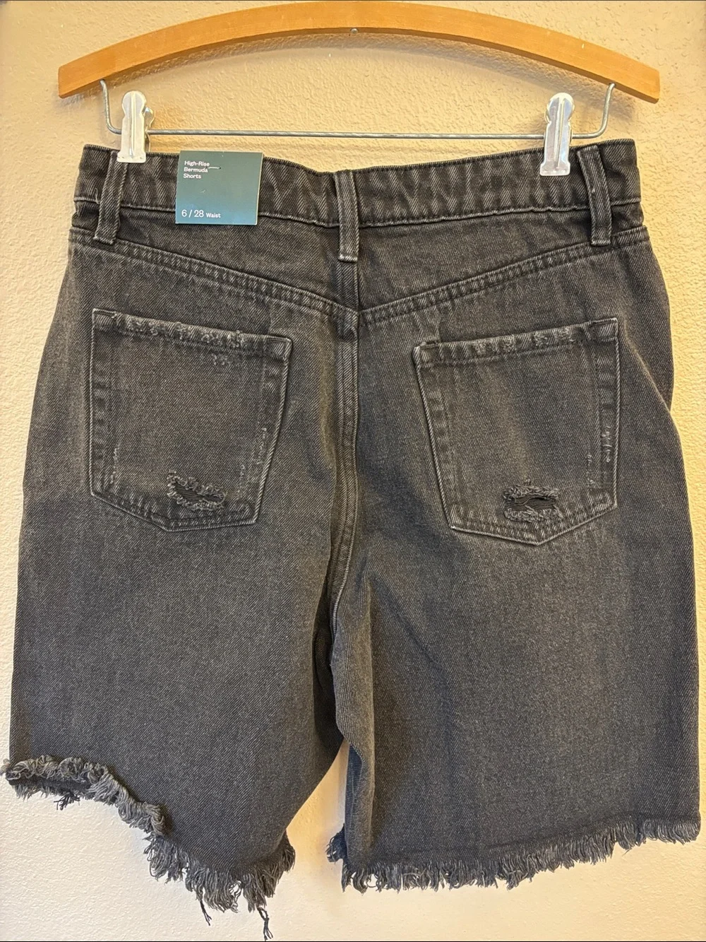 NEW! wild fable Size 6/28 High-Rise Black Frayed-Hem Denim Bermuda Shorts Jorts